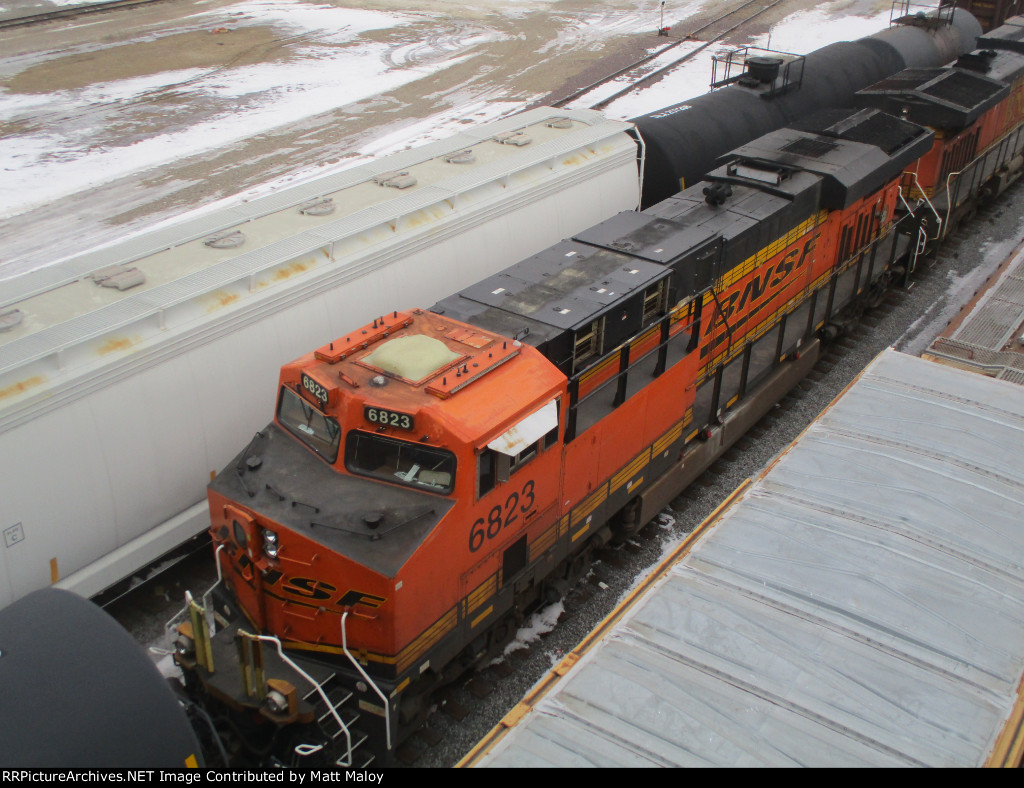 BNSF 6823